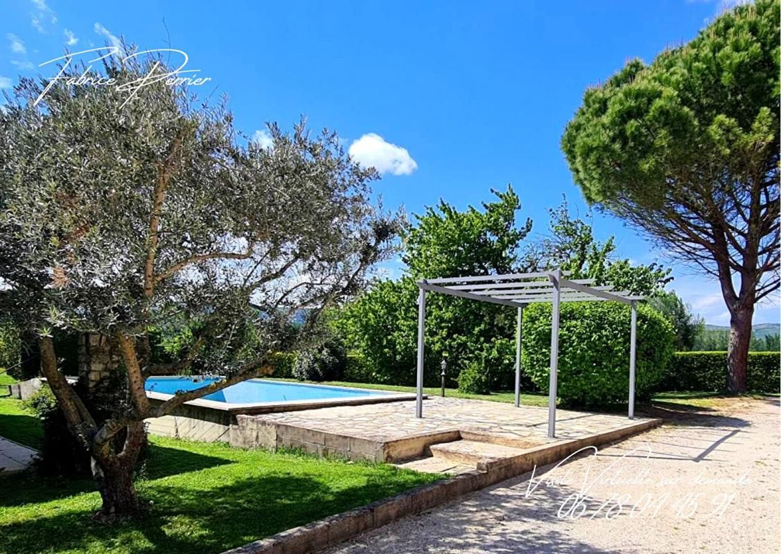 LORIOL-SUR-DROME Maison en pierre avec Piscine et Terrain 4