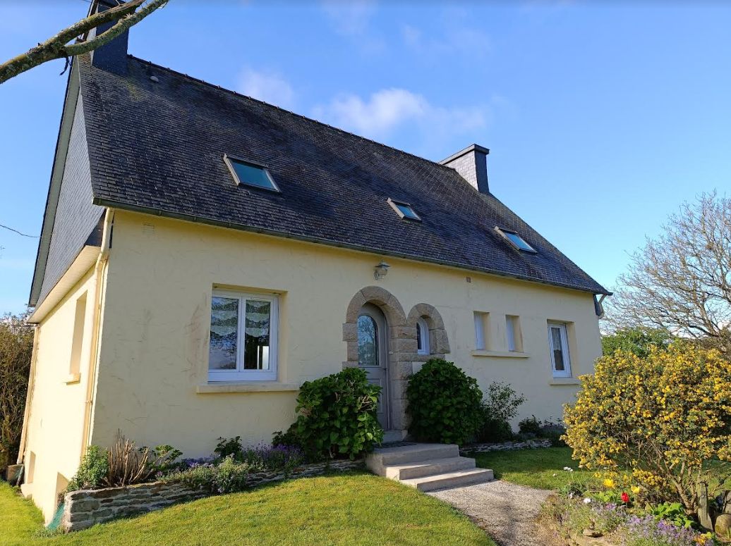 29530 Plonévez du Faou maison très bien entretenue 5 chambres sous sol complet 2200 m²