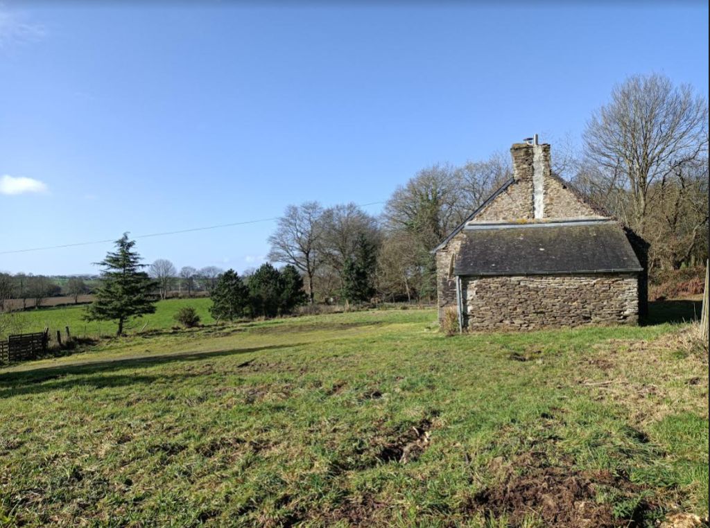 CLEDEN-POHER 29270 Cléden Poher Longère avec vue 2 pièces de 48 m² combles aménagés et dépendances 2