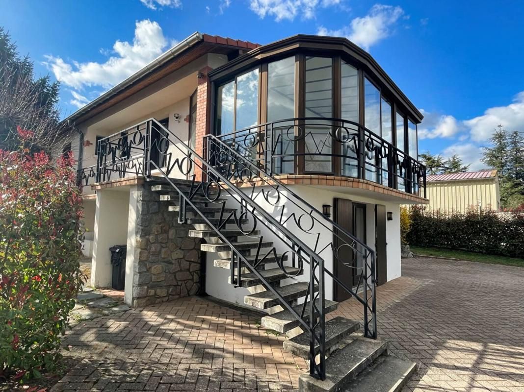 BOEN-SUR-LIGNON Maison Boen 8 pièces 148 m2 3