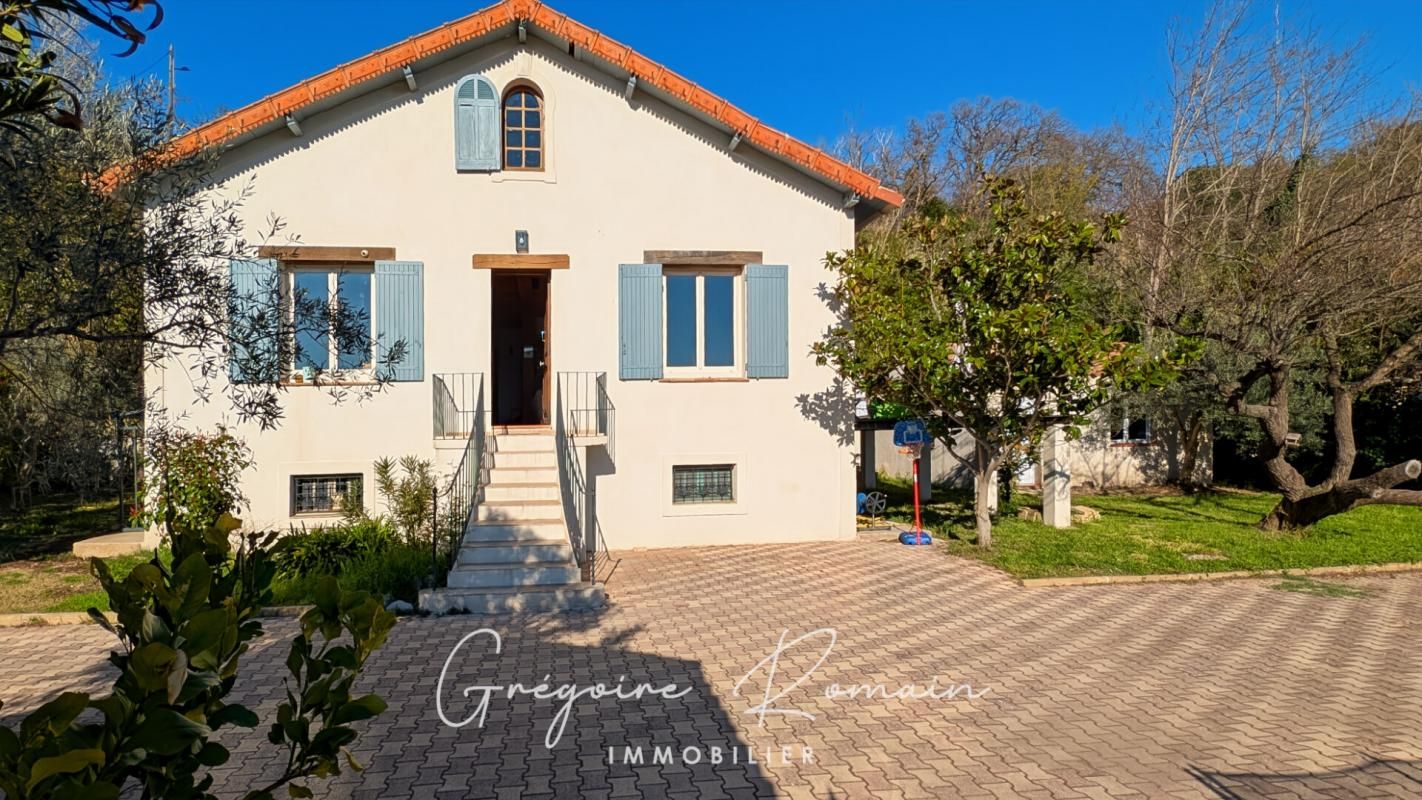 SAINT-CHAMAS Maison Saint Chamas 7 pièces 200 m2 2