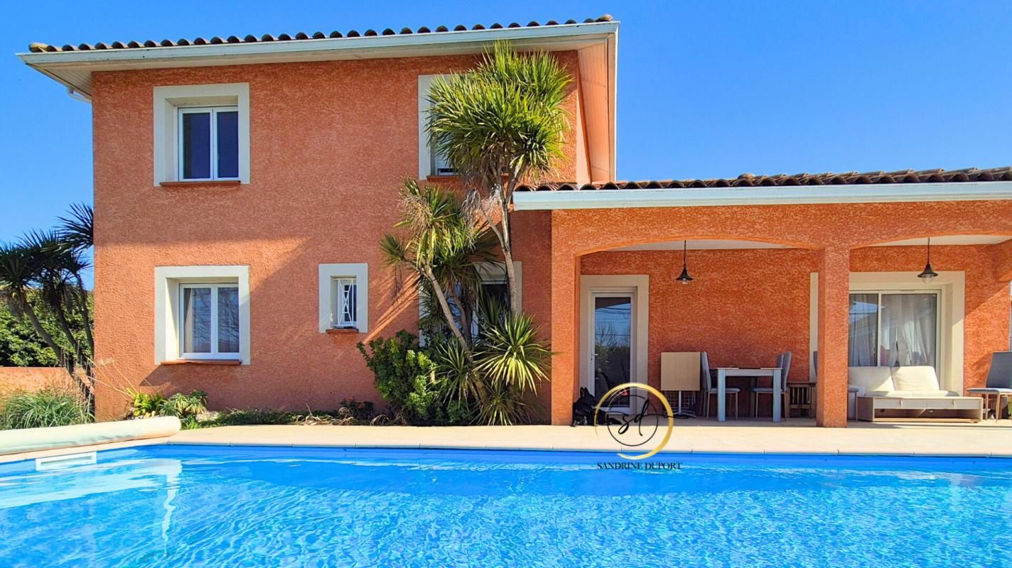 LE FOSSAT Villa Le Fossat 7 pièce(s) 121 m2 sur terrain de 890 m2 environs - piscine pool house - garage 2
