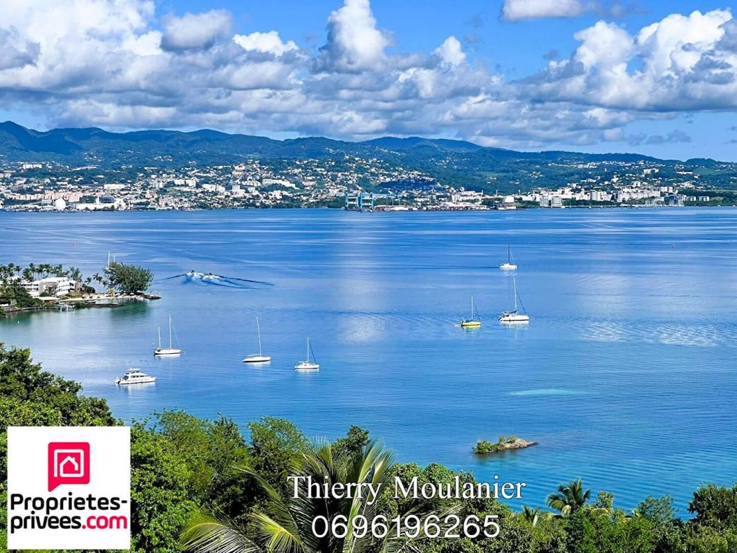 LES TROIS-ILETS Appartement Les Trois Ilets 4 pièce(s) 129 m2 vendu meublé et équipé 2