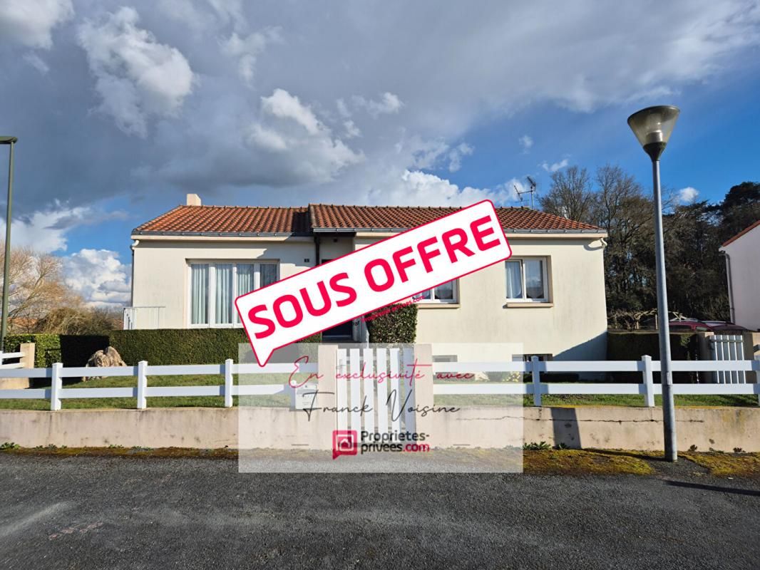 Maison  A VENDRE en EXCLUSIVITE  à Mesnard La Barotière - 4 Chambres de 129 m2 env sur une parcelle de 938 m2 env