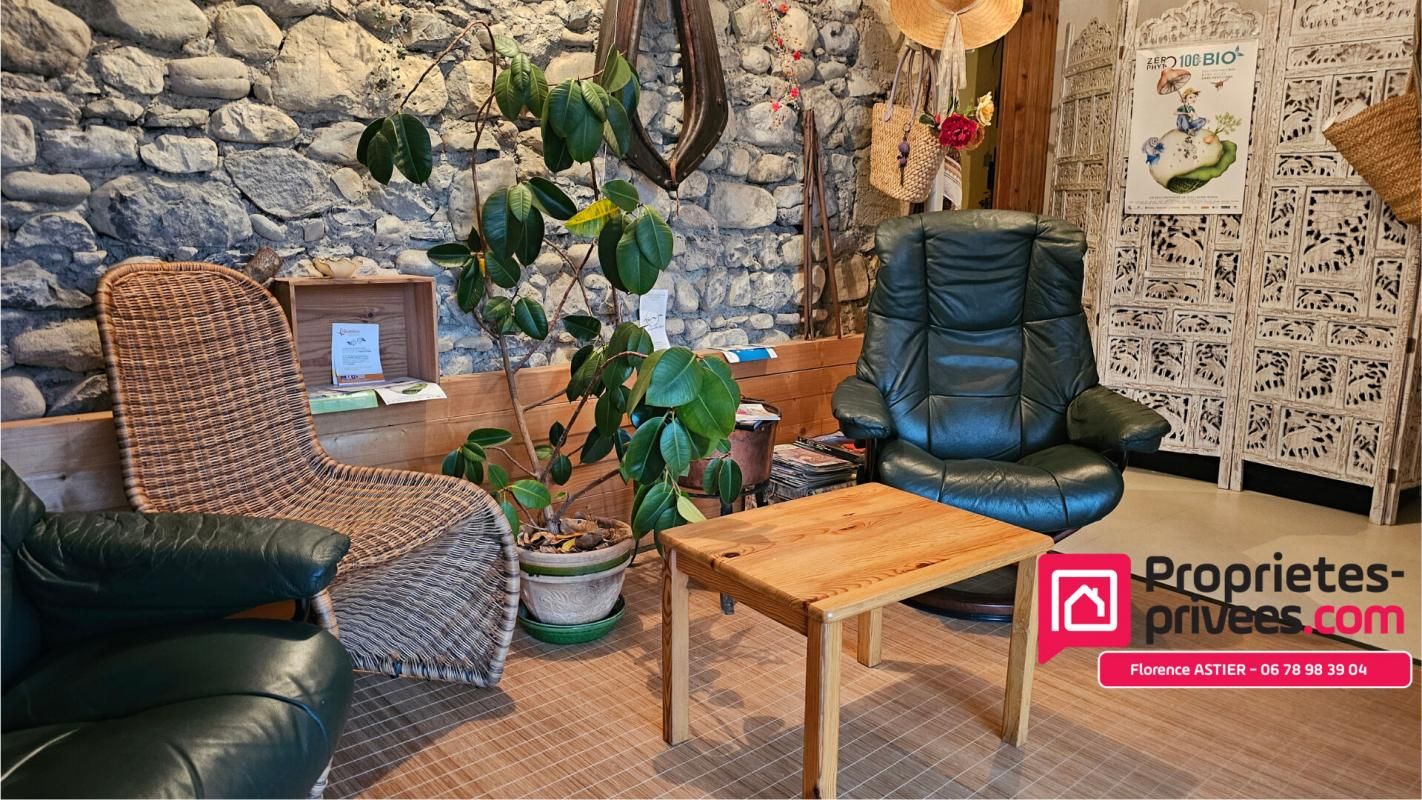 A VENDRE Maison de caractère rénovée de 6 pièces sur 2445 m2 de terrain à LOVAGNY - exposition sud, sud est, ouest