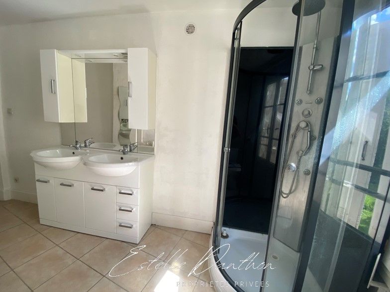 VOIRON Maison Voiron 140 m2 avec dépendance 2