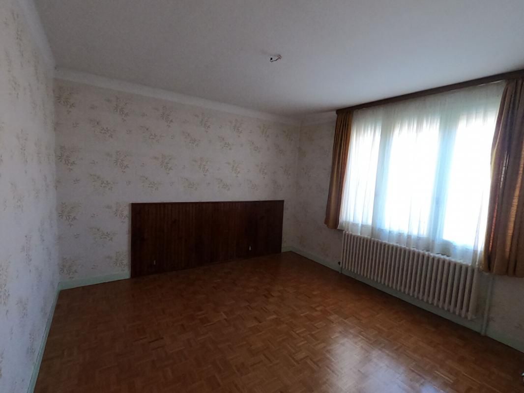 CHALONS-EN-CHAMPAGNE Maison 5 pièces 97 m² - Chalons en Champagne 4