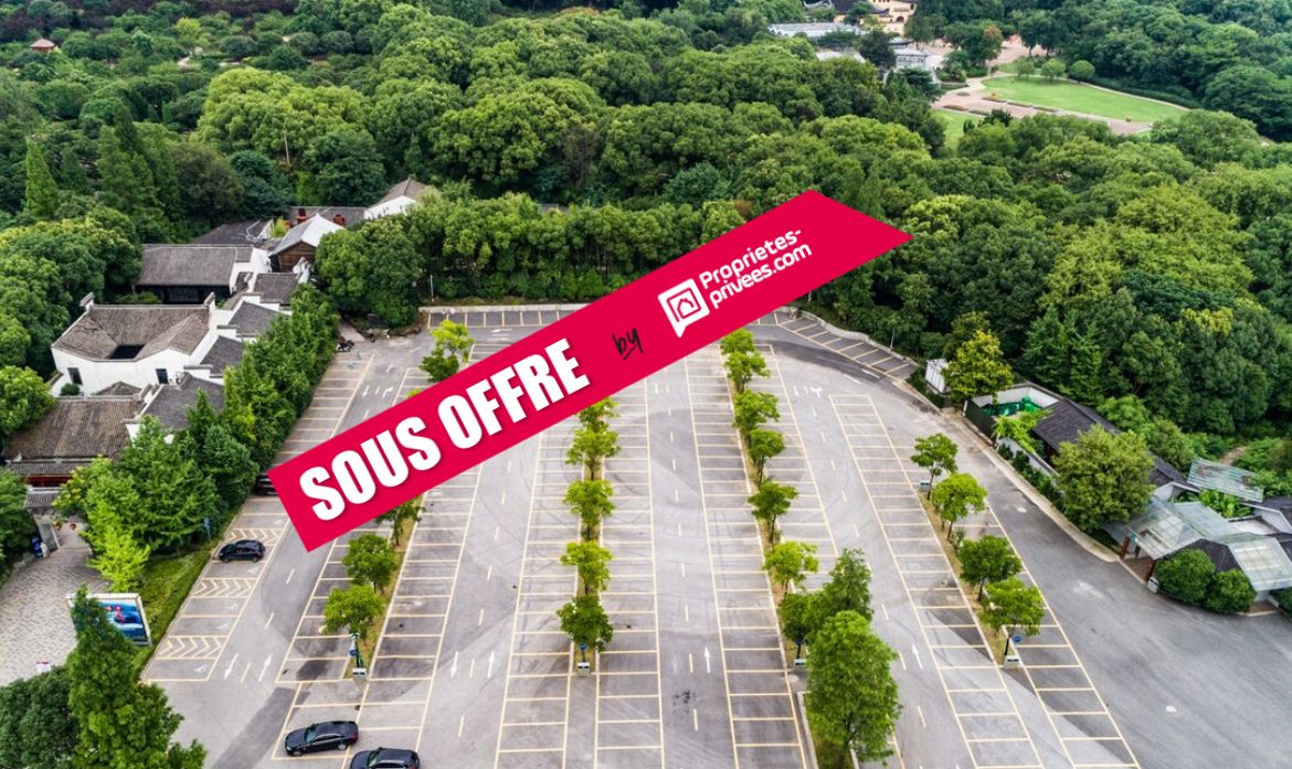 SECTEUR THOUROTTE - Terrain Commercial d'une surface 861 m²
