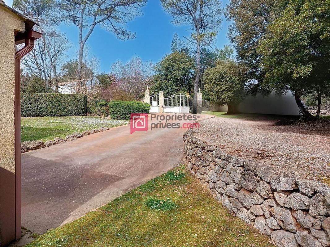 SAINT-MAXIMIN-LA-SAINTE-BAUME Maison 6 pièce(s) 150 m2 et appartement attenant de 35m2 4
