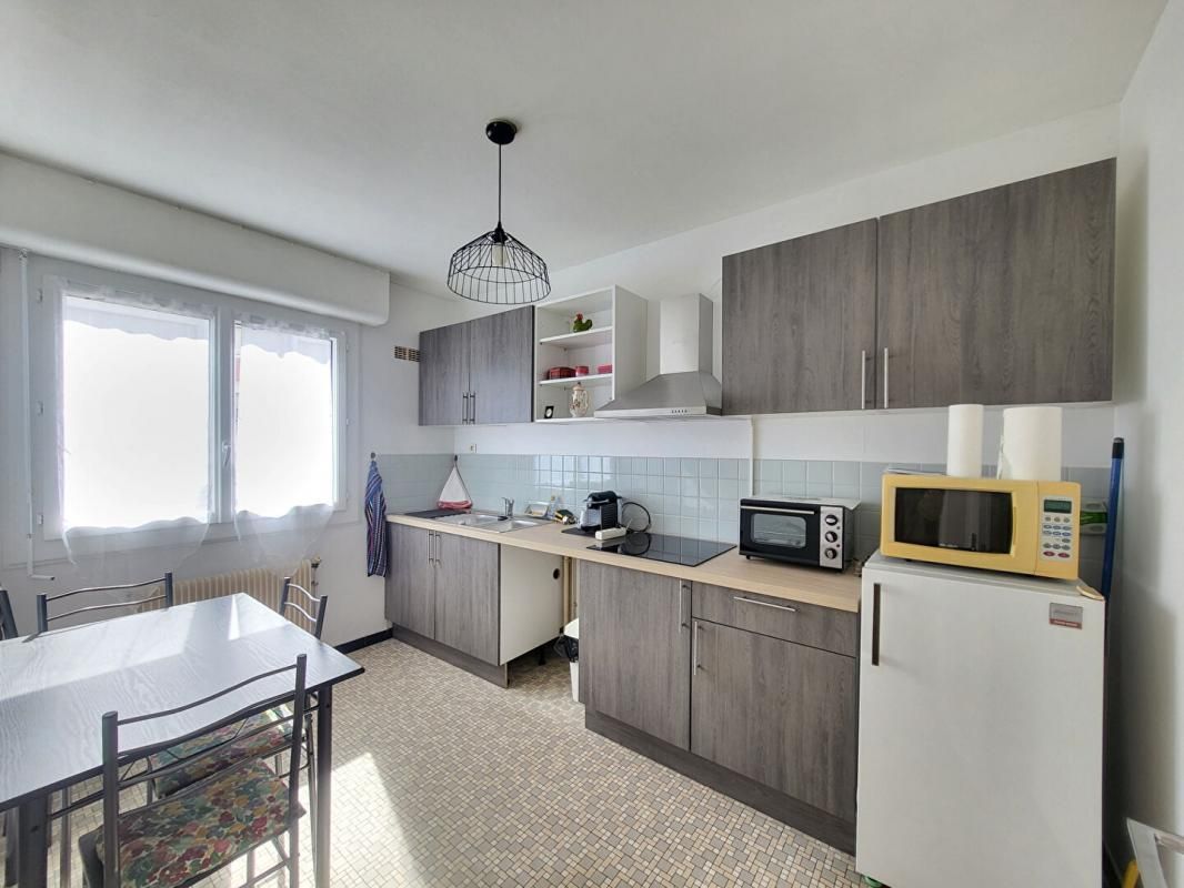 BORDEAUX Appartement studio de 39m2 lumineux en Exclusivité 2