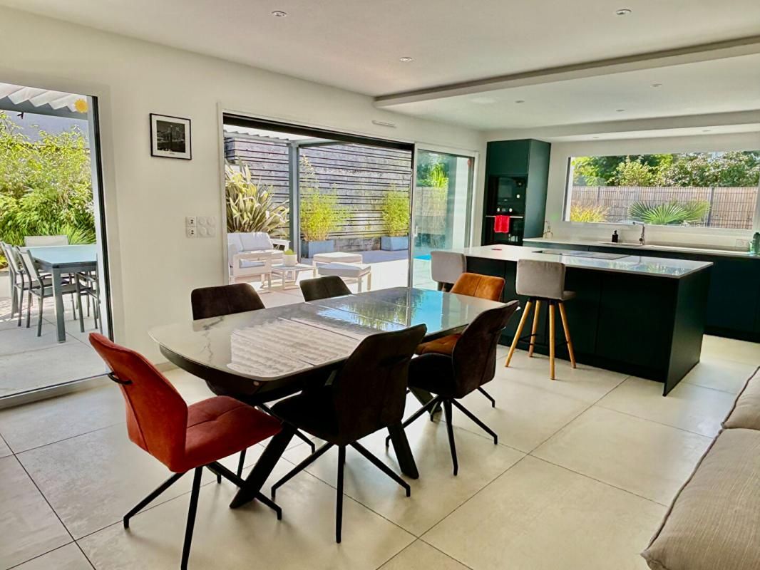 Maison contemporaine SURZUR !
