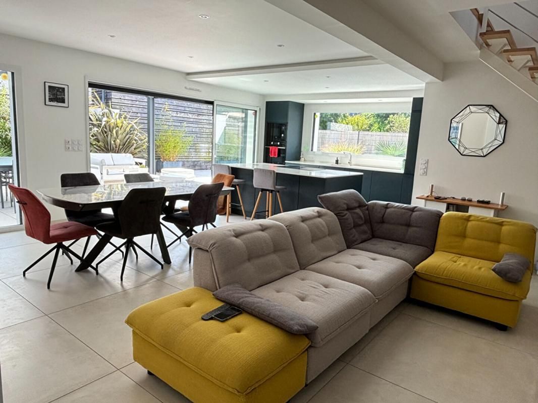 SURZUR Maison contemporaine SURZUR ! 2