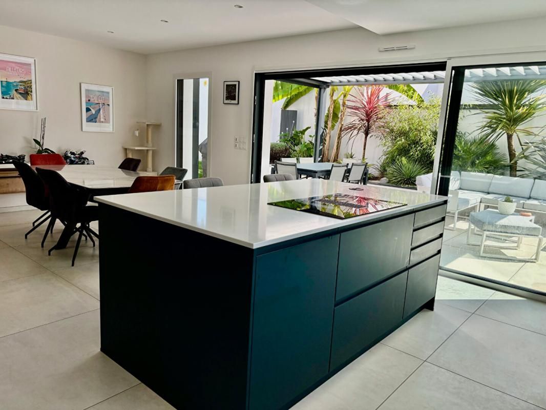 SURZUR Maison contemporaine SURZUR ! 3