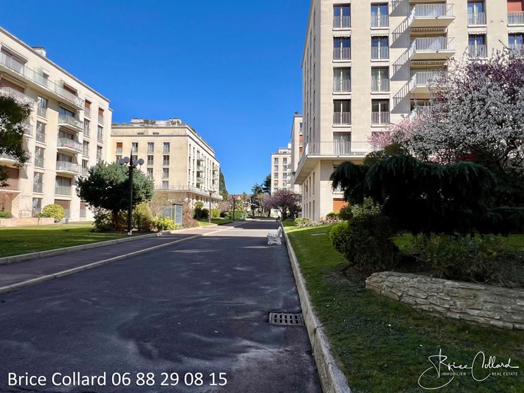 VERSAILLES 78000 VERSAILLES Appartement T5 3 chambres (possible 4) 4