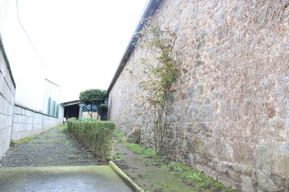TREMUSON Exclusivité ! Côtes d'Armor 22440 Trémuson. 3 chambres, terrain, garage, maison en pierres, plein centre 4
