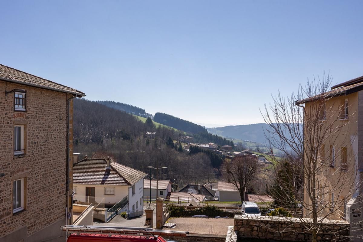 VIOLAY Chamante maison de village confortable et lumineuse 3