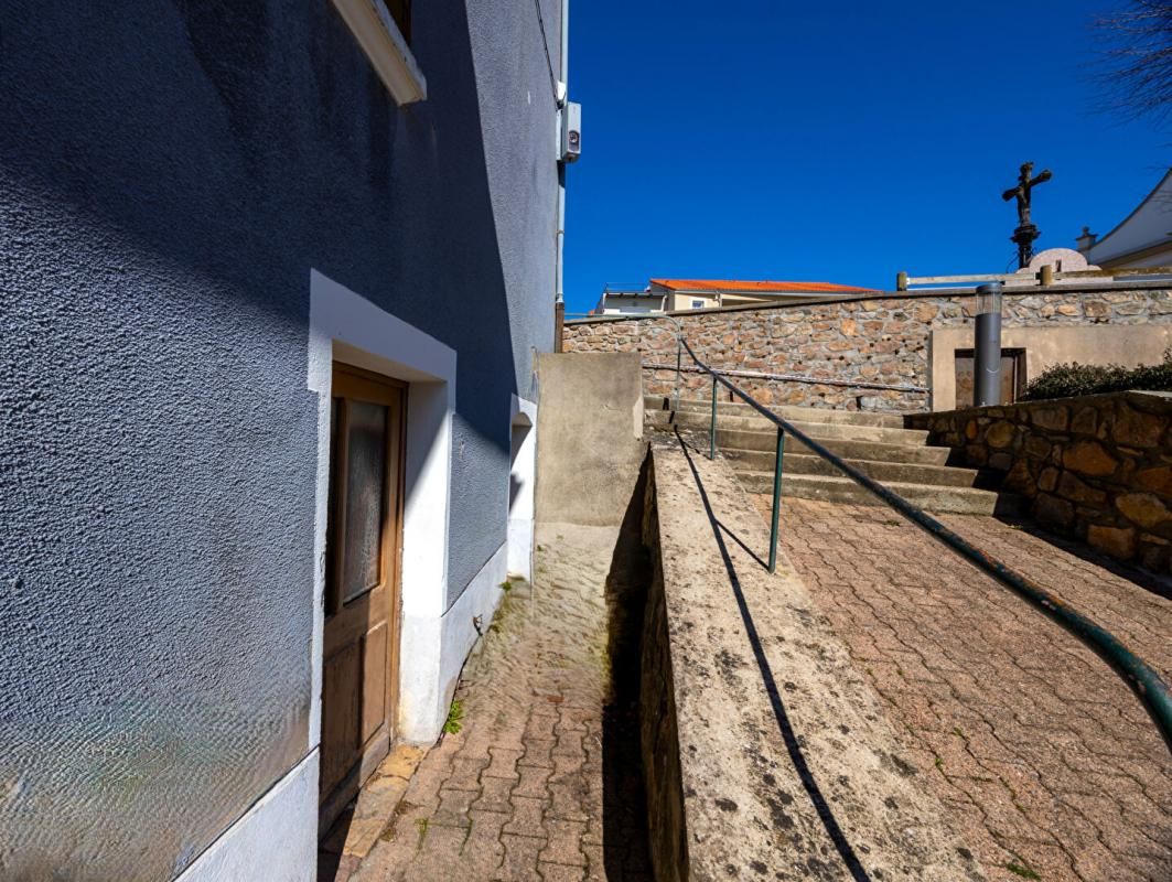 VIOLAY Chamante maison de village confortable et lumineuse 4