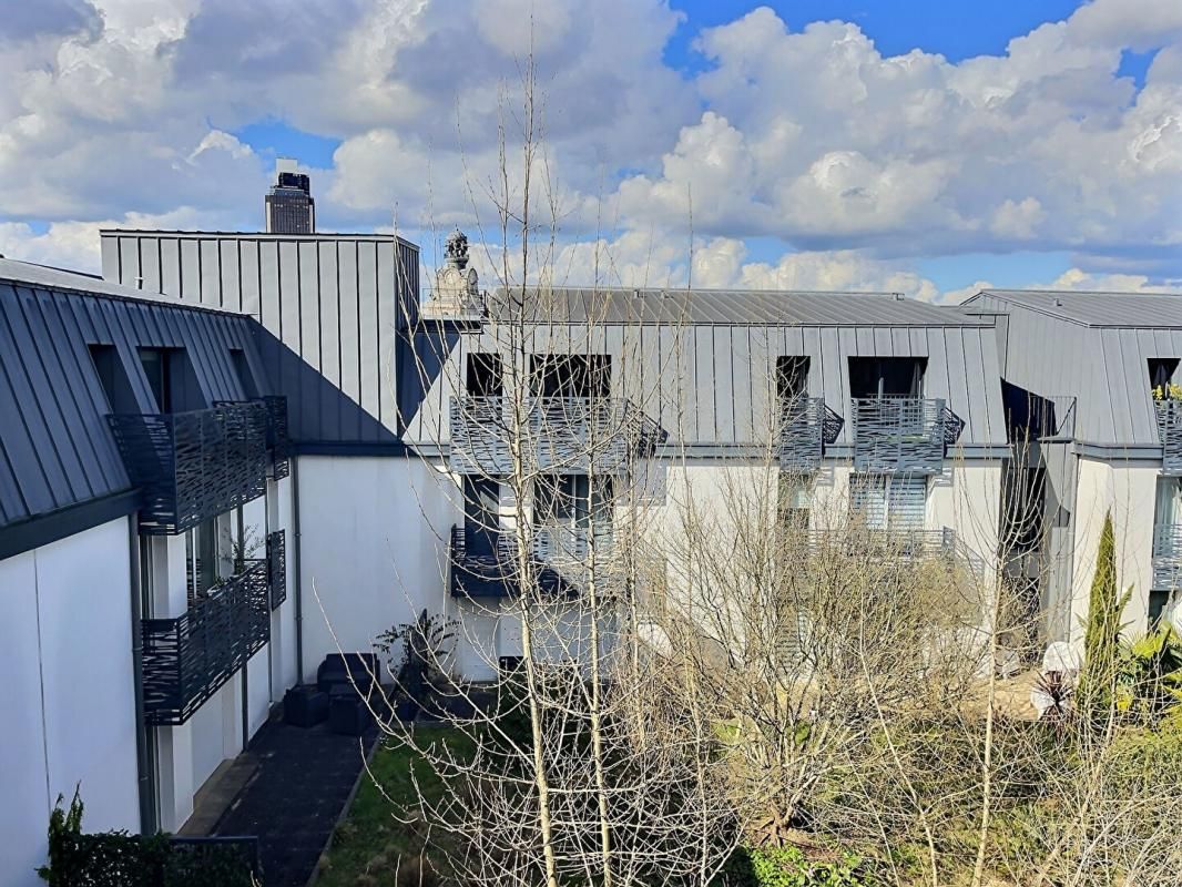 NANTES Nantes Centre. Agréable 2 pièces au dernier étage d'une résidence récente 3