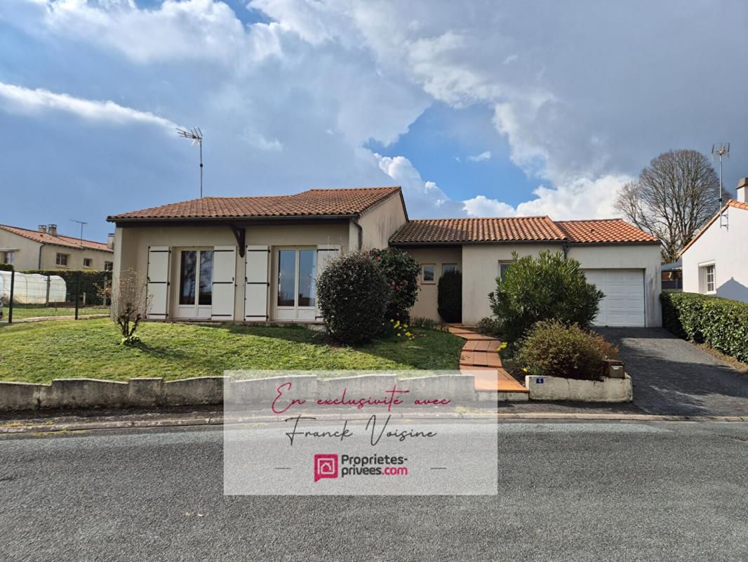 LE BOUPERE Maison de Plain-pied A VENDRE en EXCLUSIVITE au Boupère avec 3 chambres sur parcelle de 713 m2 env 2