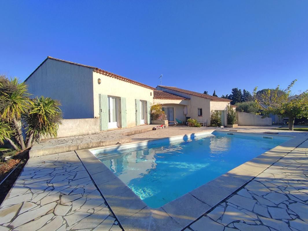 FOURQUES Maison Fourques 158 m2 avec piscine, cabanon 2