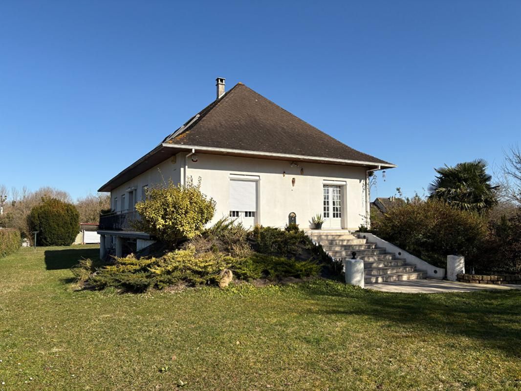 SAINT-LYE Très belle maison de 200m2 sur la commune de St Lyé 2