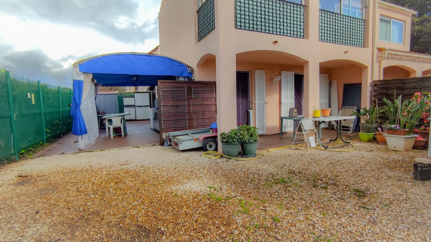 LA LONDE-LES-MAURES EXCLUSIVITE LA LONDE LES MAURES Appartement T3+terrasses+jardin+parking 2