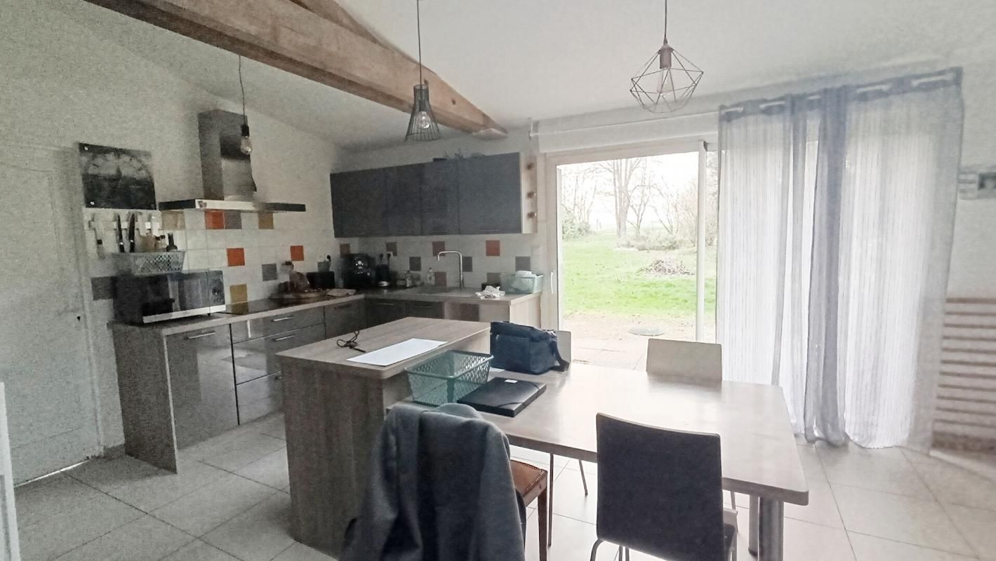 FERE-CHAMPENOISE Maison Fere Champenoise 6 pièce(s) 170 m2 2