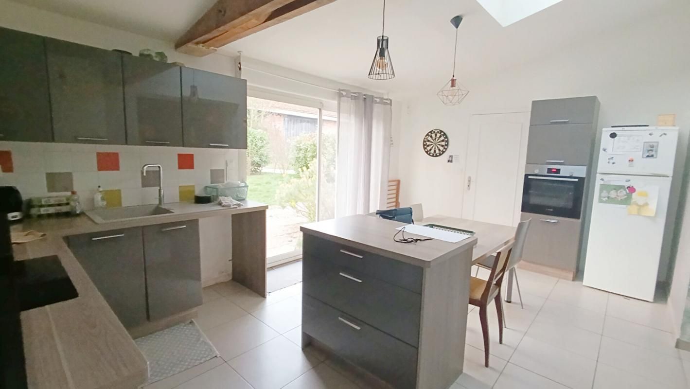 FERE-CHAMPENOISE Maison Fere Champenoise 6 pièce(s) 170 m2 3