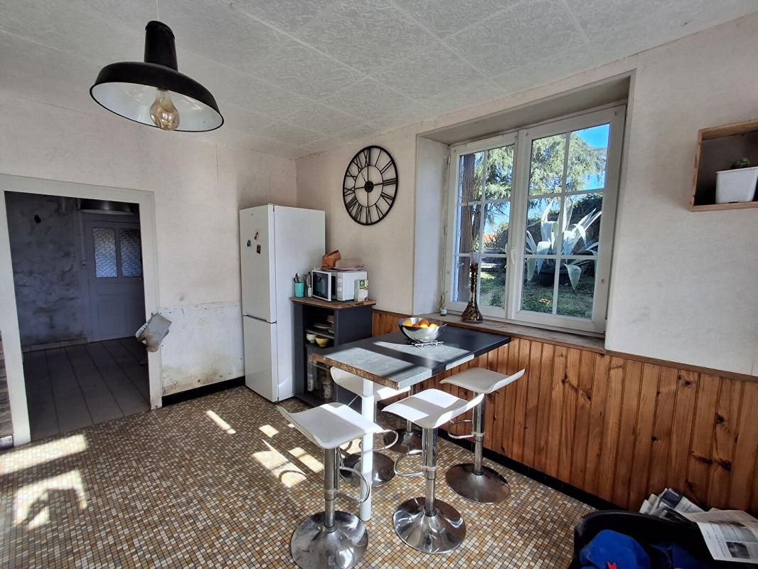 SAINT-CYR-DES-GATS Maison Saint Cyr Des Gats 8 pièce(s) 160 m2 3