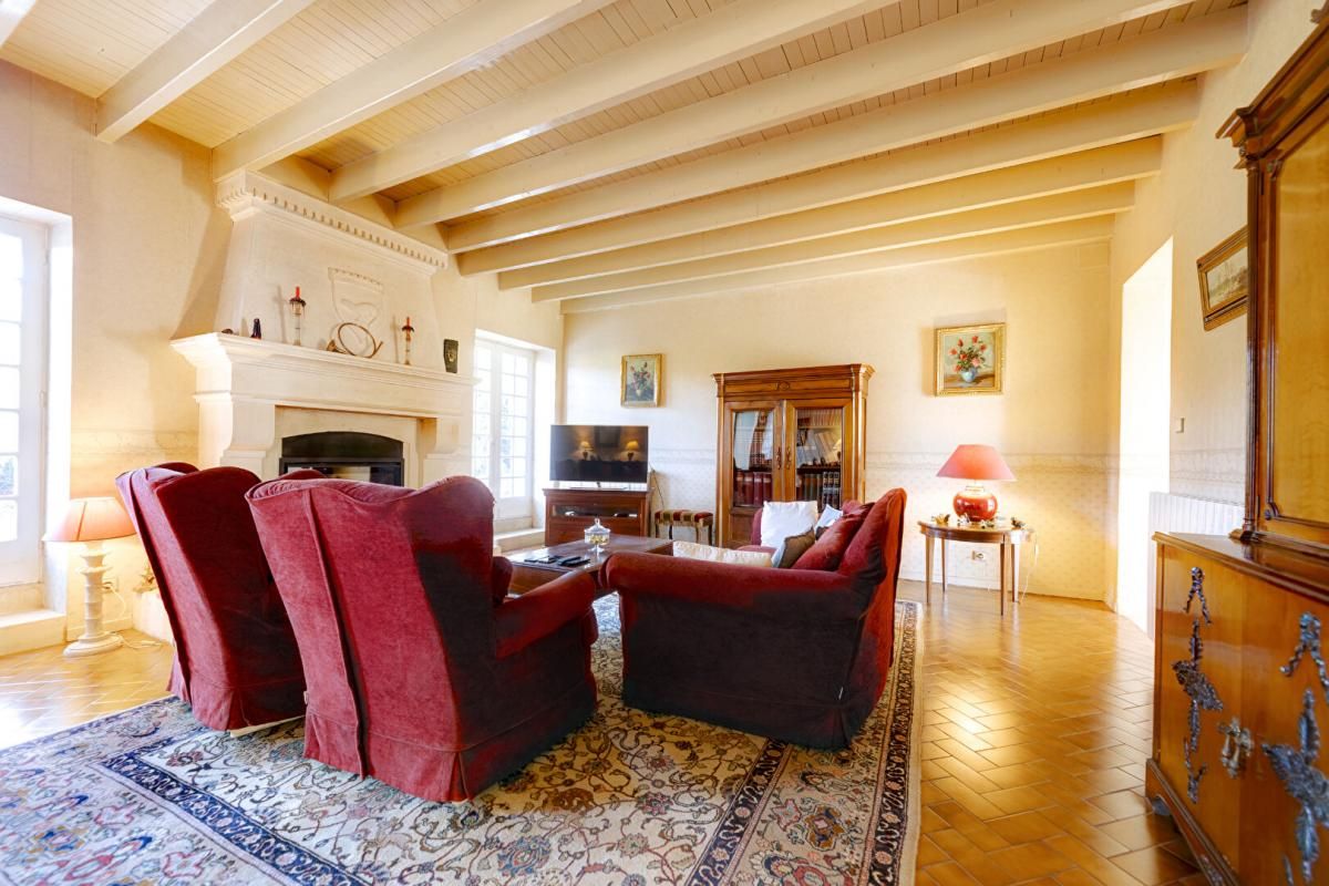 FOUSSIGNAC Maison de  Caractère XVIII Siècle  Foussignac 8 pièce(s)  Proche Jarnac 388M² CRIT ref 399087 3