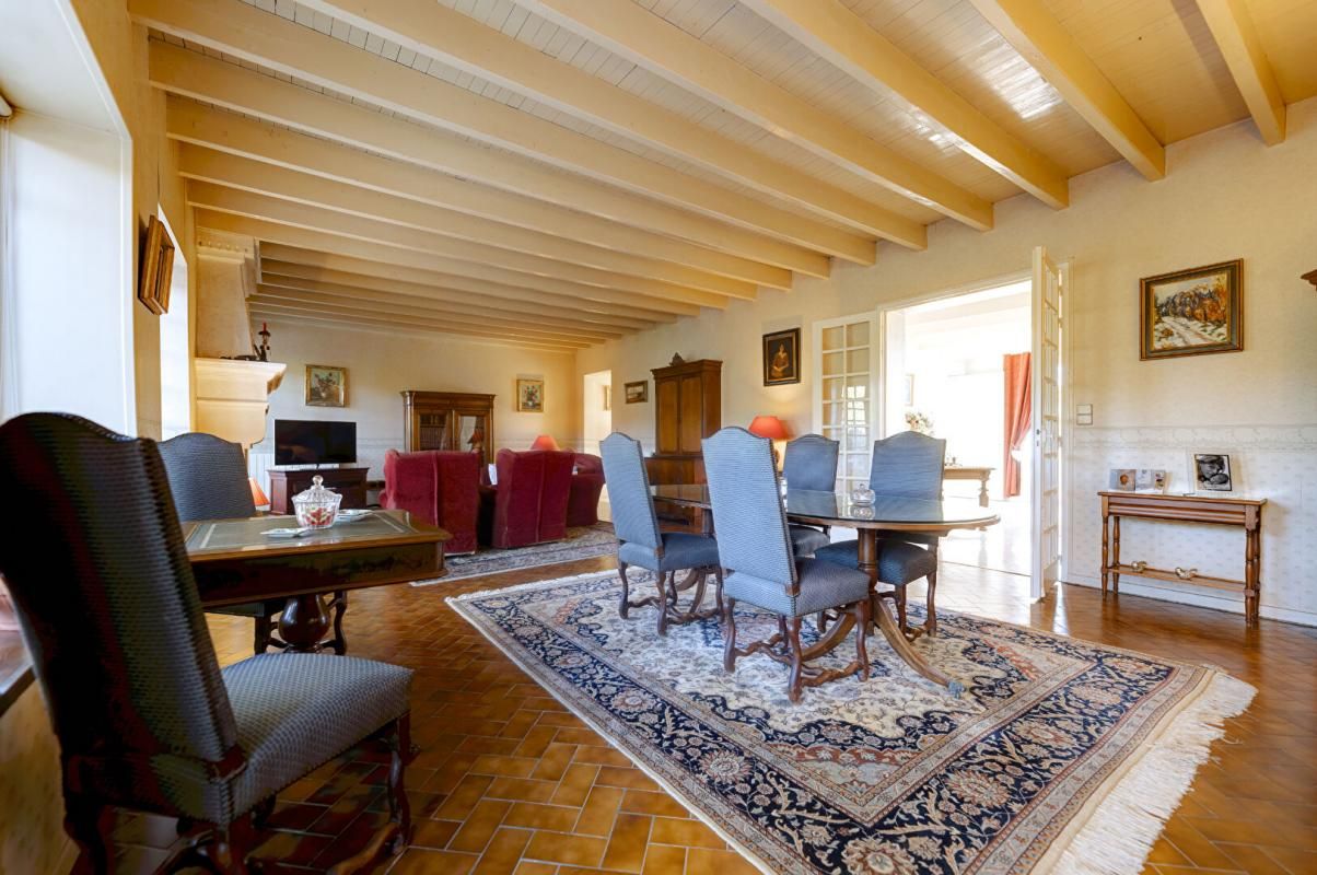 FOUSSIGNAC Maison de  Caractère XVIII Siècle  Foussignac 8 pièce(s)  Proche Jarnac 388M² CRIT ref 399087 4