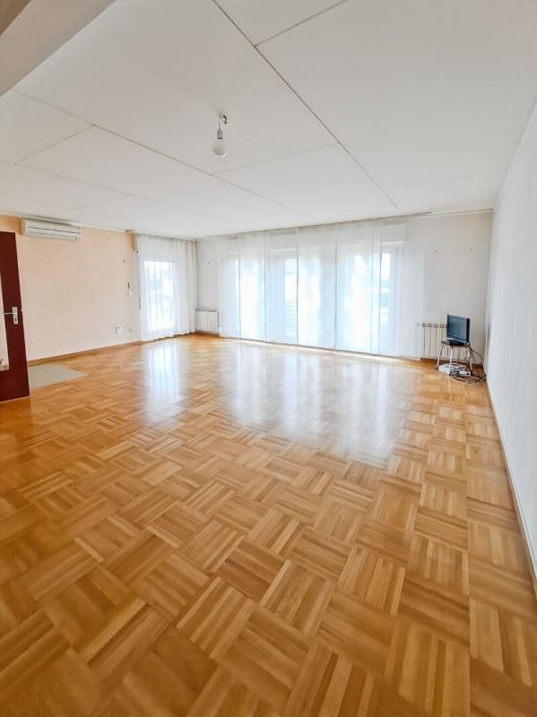 CHALONS-EN-CHAMPAGNE Maison familiale à Sarry 8 pièce(s) 180 m2 4