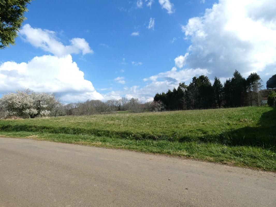HAUTEFORT Terrain Hautefort 2005 m2 4