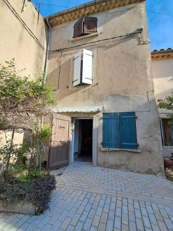 LESPIGNAN Maison de ville à rénover - Lespignan 5 pièce(s) - 2 chambres 1