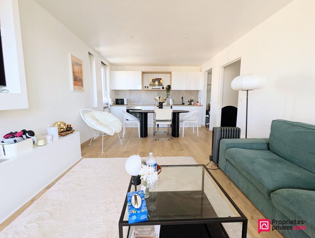 VILLEURBANNE Appartement T3 Rénové, Vue Dégagée, Balcons et Emplacement Idéal à Flachet/Grand Clément 2