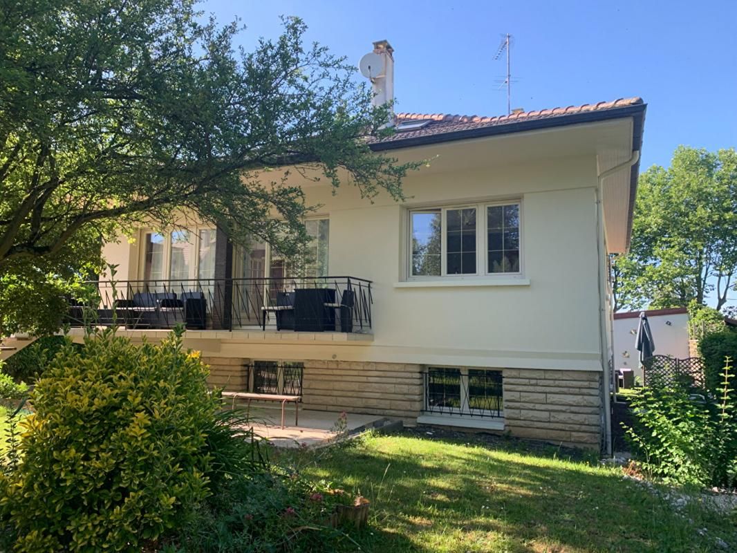 SAINT-SOUPPLETS Opportunité à saisir à Saint-Soupplets ! 495 000 euros 3