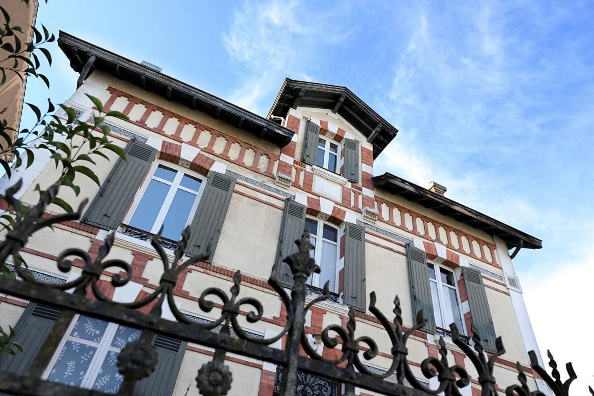 DAX Maison de maître centre ville de  DAX  8 pièce(s) 224 m2 3