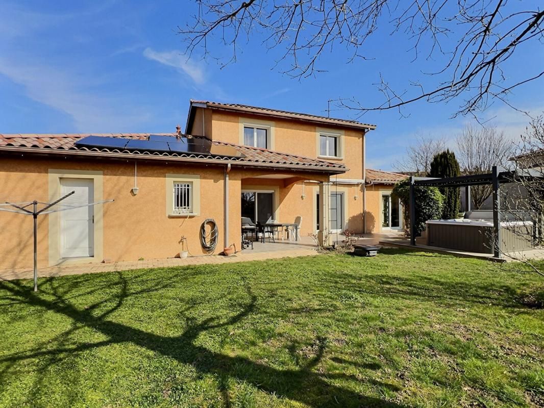 Maison Montmerle Sur Saone 6 pièce(s) 174 m2