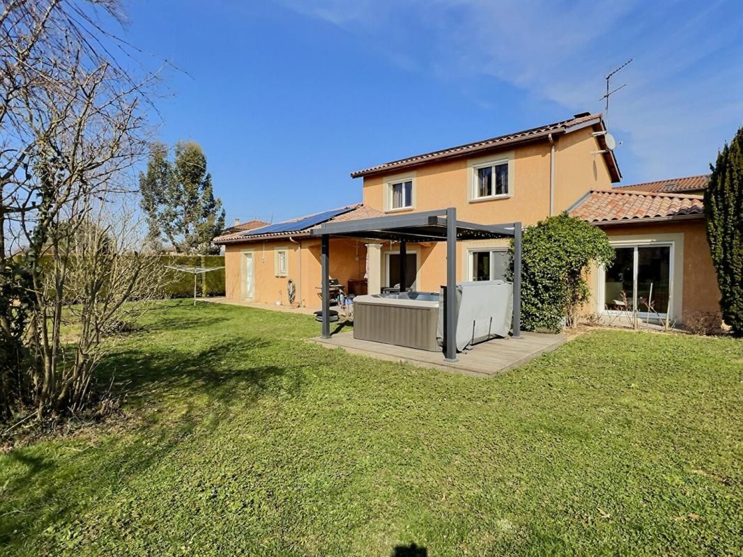 GUEREINS Maison Montmerle Sur Saone 6 pièce(s) 174 m2 2