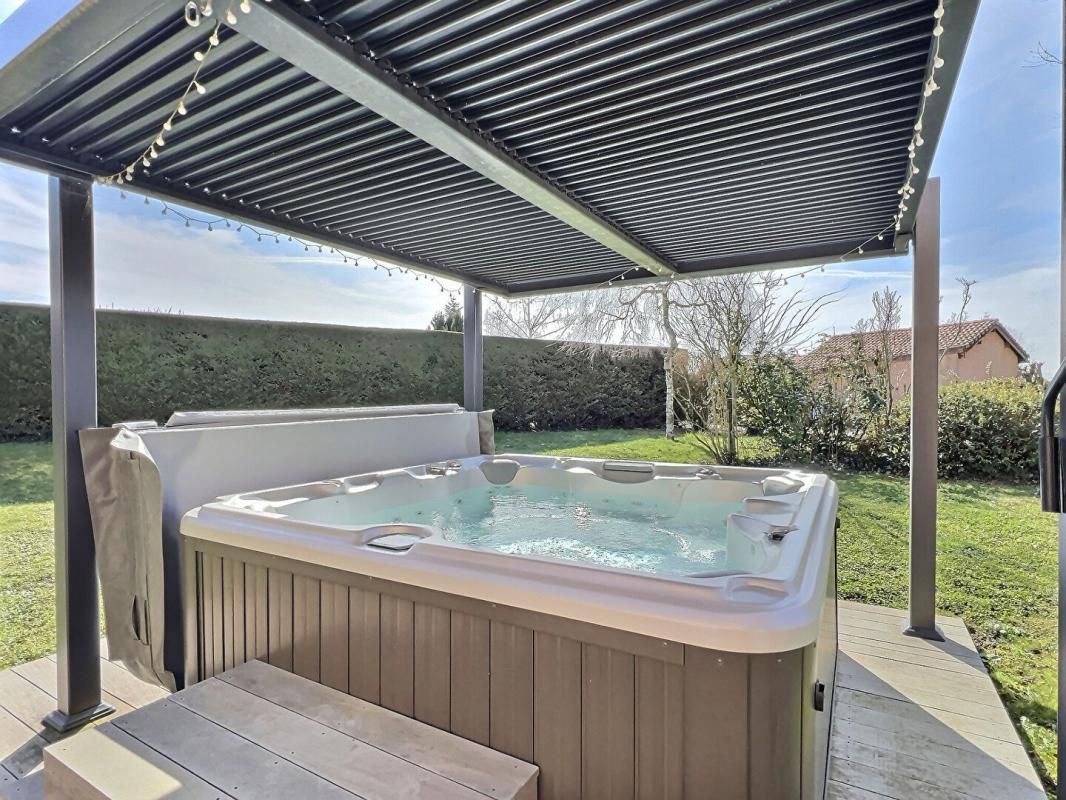 GUEREINS Maison Montmerle Sur Saone 6 pièce(s) 174 m2 4