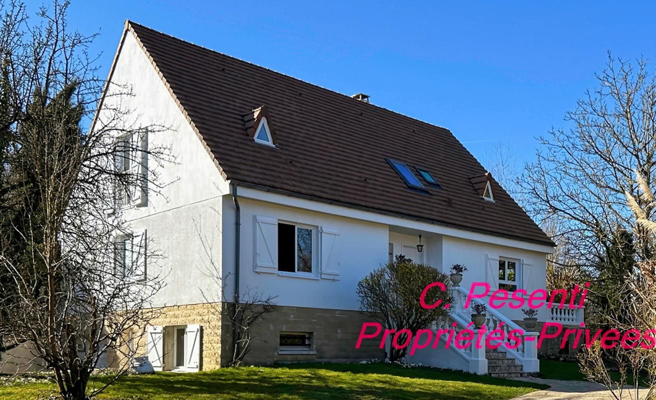 MONTEVRAIN Maison Montevrain 9 pièce(s) 181 m2, 6 chambres sur sous sol total 2