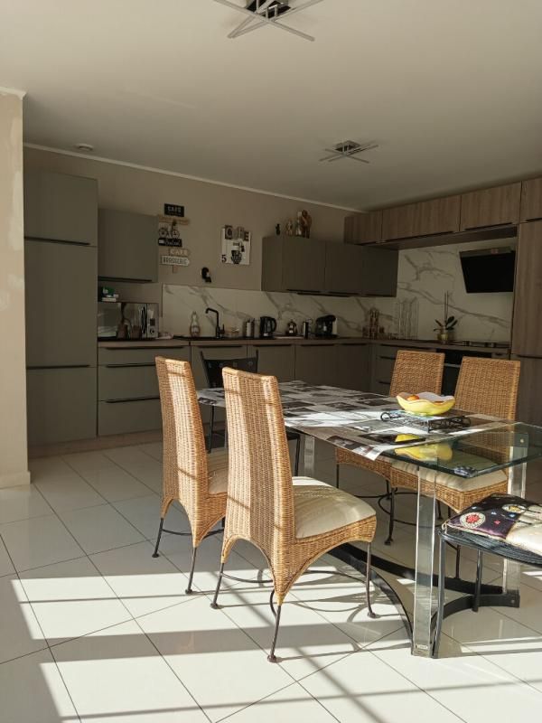 DONZERE Villa 207 m² 5 chambres sur terrain de 1458 m² avec piscine à Donzère 550 000 HAI 4