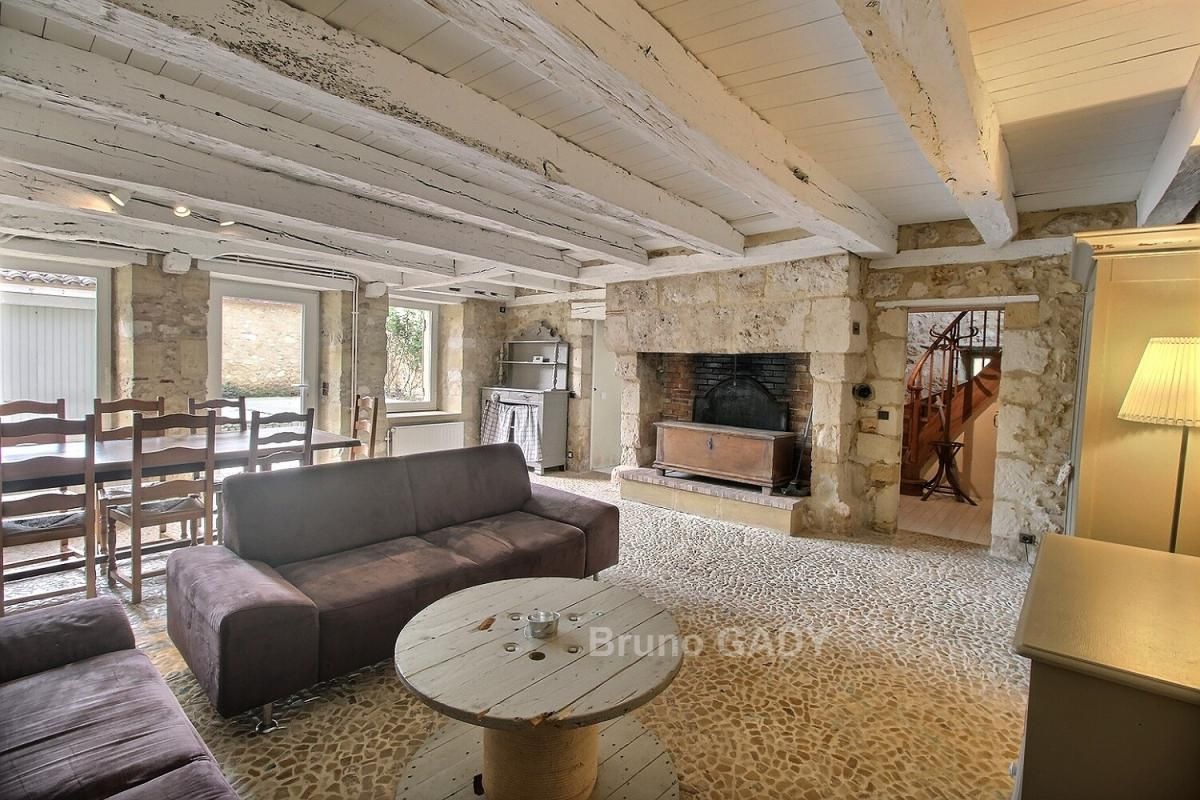 Maison de ville avec piscine et garage proche Lalinde