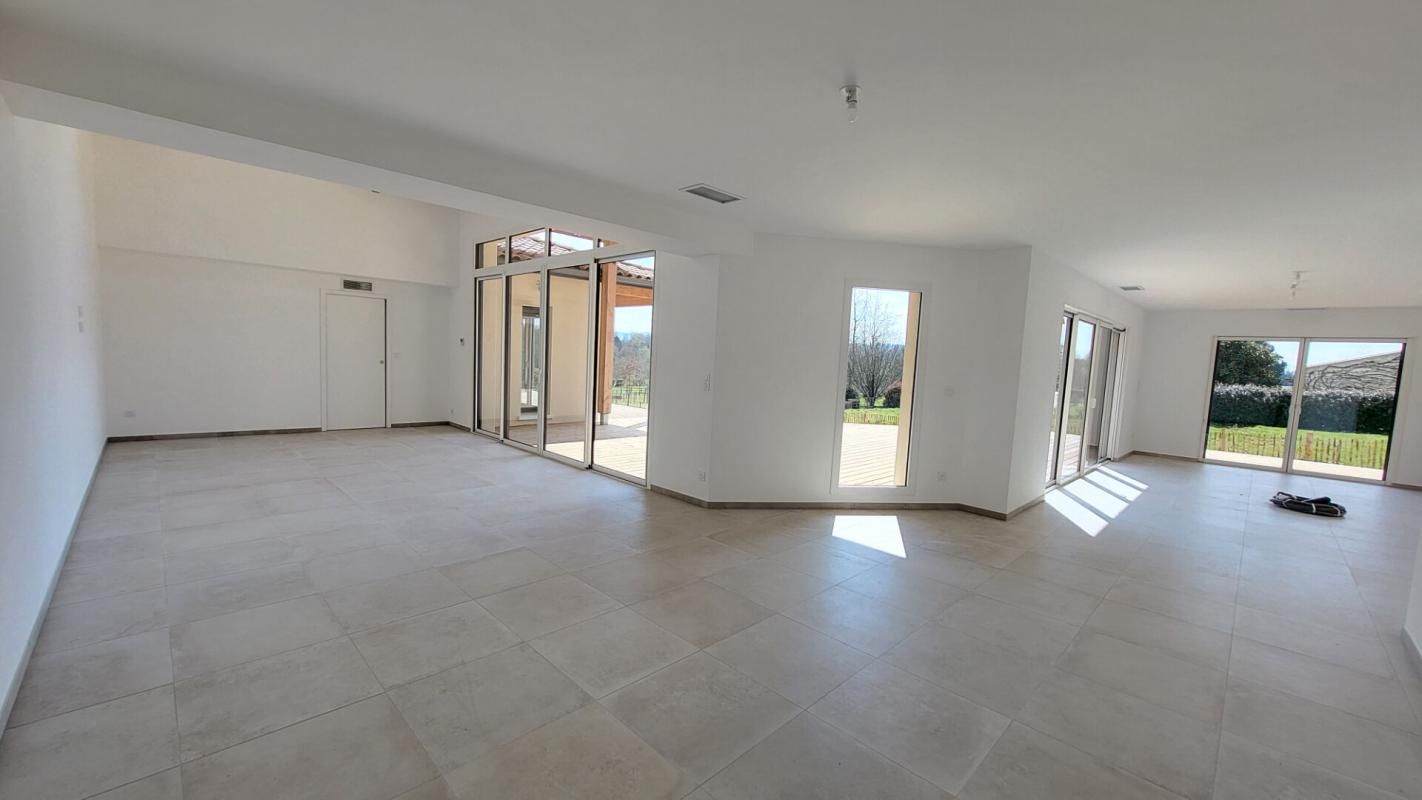 BERGERAC Maison contemporaine  Bergerac 165 m2 sur parcelle de 5138 m² vue Dordogne 3