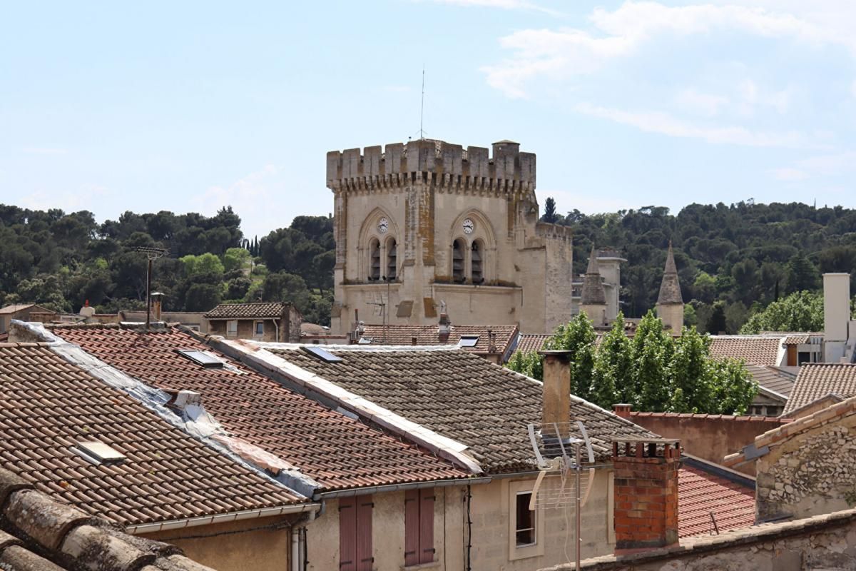 VILLENEUVE-LES-AVIGNON Appartement Villeneuve Les Avignon 3 pièce(s) 90 m2 2