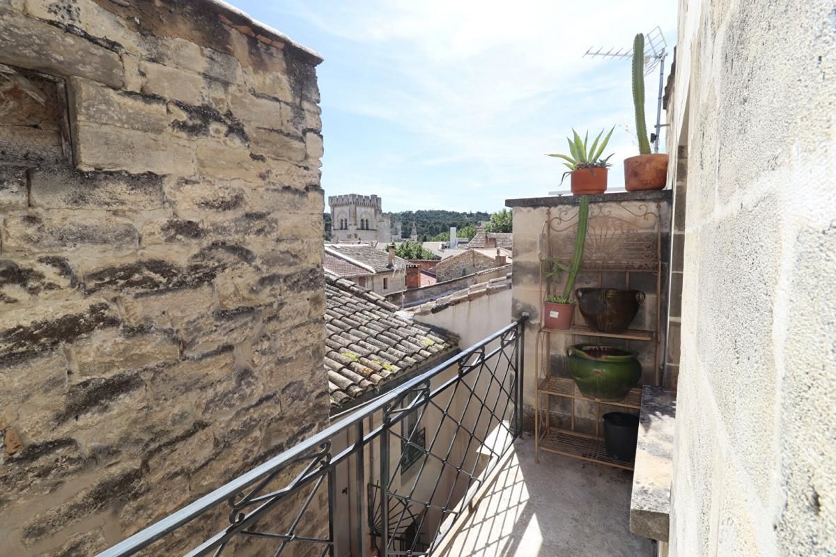 VILLENEUVE-LES-AVIGNON Appartement Villeneuve Les Avignon 3 pièce(s) 90 m2 3