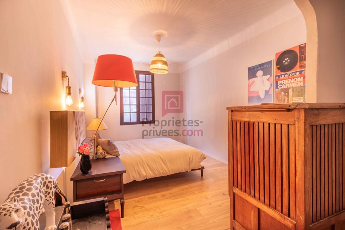 VILLENEUVE-LES-AVIGNON Appartement Villeneuve Les Avignon 3 pièce(s) 85 m2 2