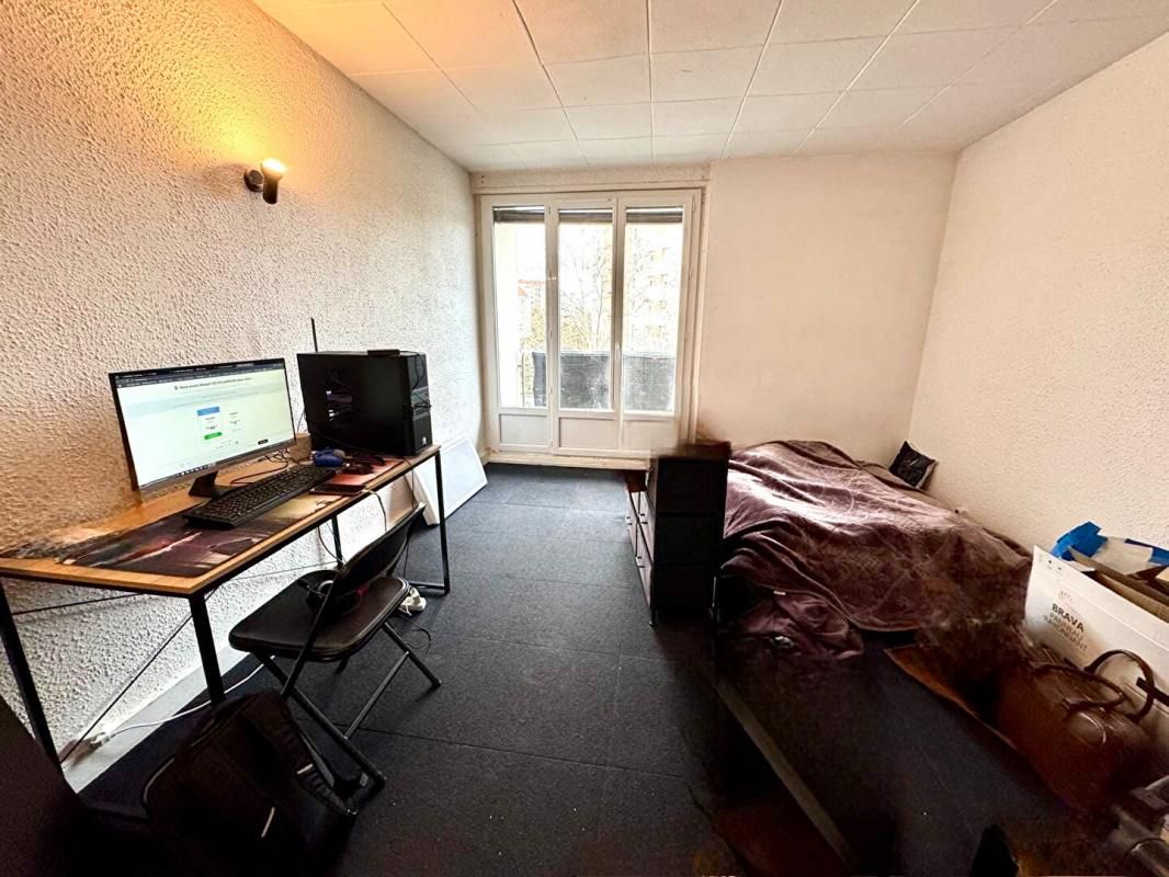 LYON-8E-ARRONDISSEMENT Appartement T1 Lyon 26 m2 avec balcon et cave 2