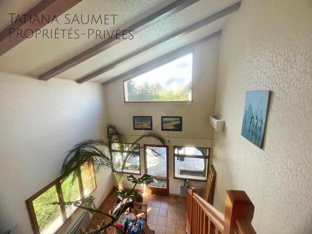 SATHONAY-VILLAGE Maison Sathonay Village 6 pièce(s) 172 m2 4