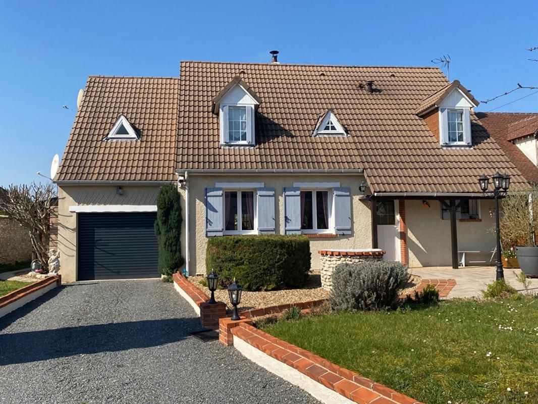 A vendre Maison comprenant 5 CHAMBRES,  idéalement située  entre MONTARGIS et zone commerciale d'AMILLY